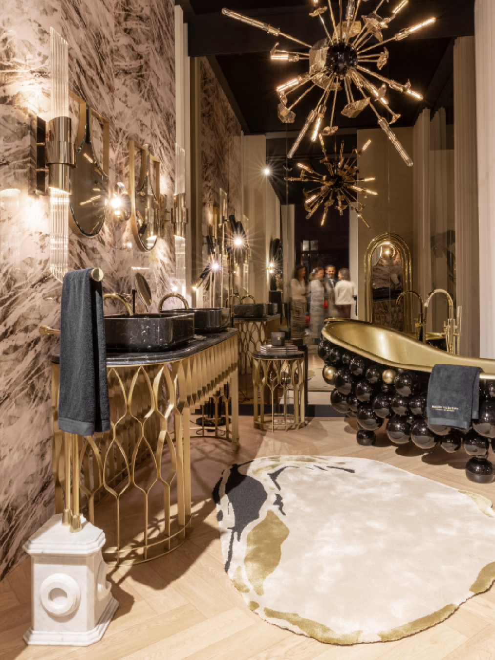 Luxury Bathroom with the unique Nuance&nbsp;Rug by Rug'Society